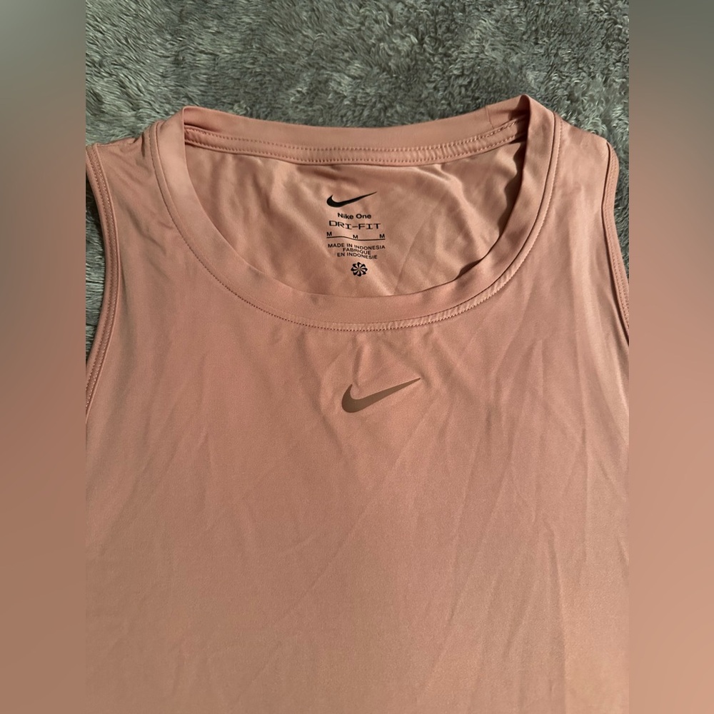 Nike Women's Dusty Rose Dri-FIT Tank Top Size Medium NWOT